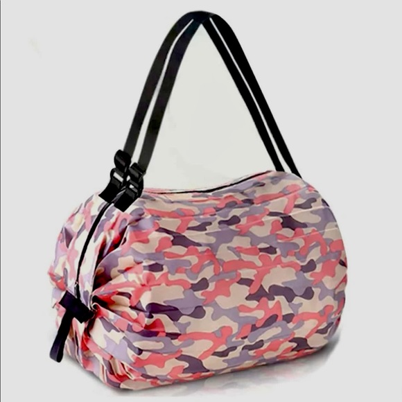 NEW Camo Print Adjustable Straps Weekender Overnight Travel Carry-On Bag - Picture 4 of 12